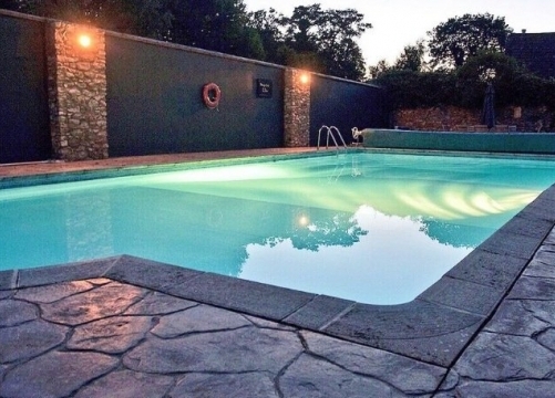 Heated swimming pool