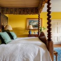 Pilgrims Manor bedroom