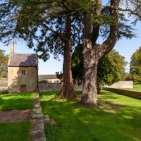 Pilgrims Manor grounds